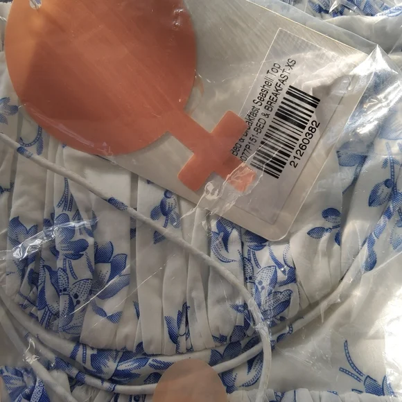 **I LEFT** Selkie Seashell Top in Bed & Breakfast - Picture 6 of 12